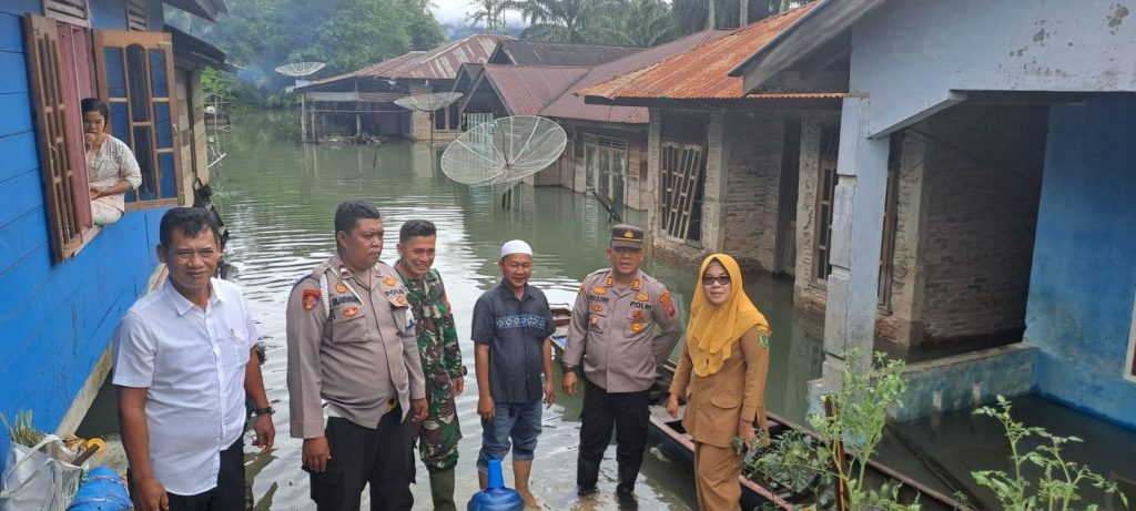 Hujan Lebat, Ratusan KK di Rianiate Tapsel Terdampak Banjir
