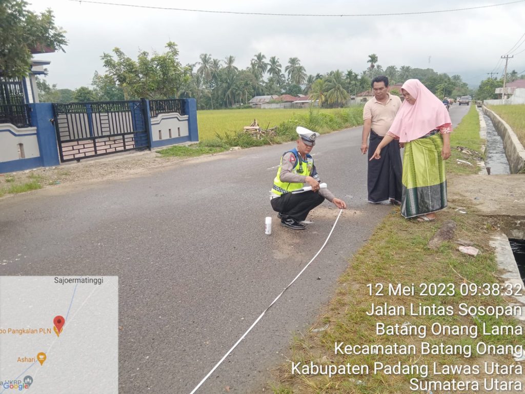 Disorong Minibus, Pesepeda Motor di Paluta Tewas