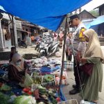 Polsek SD Hole Hadir di Pasar