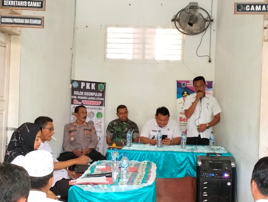 Kapolsek Hadiri Temu Pisah Camat Dolok Sigompulon