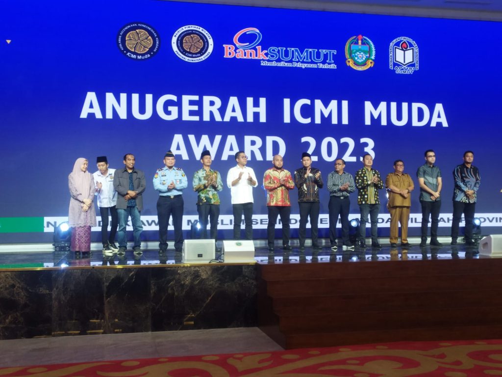 Dolly Pasaribu Terima Penghargaan Anugerah ICMI Muda Award 2023, Ini Katanya!