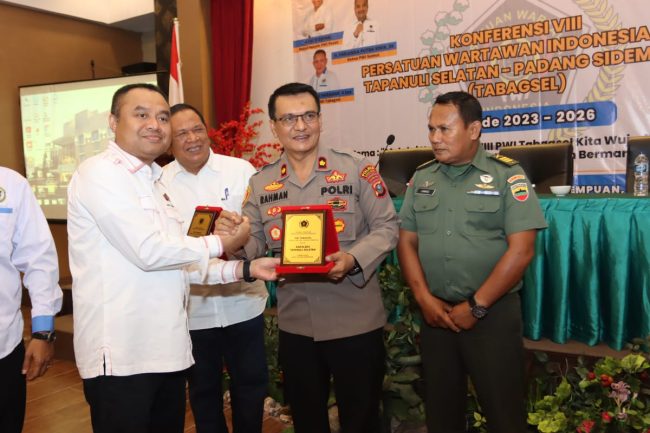 Waka Polres Tapsel Konferensi VII PWI Tabagsel