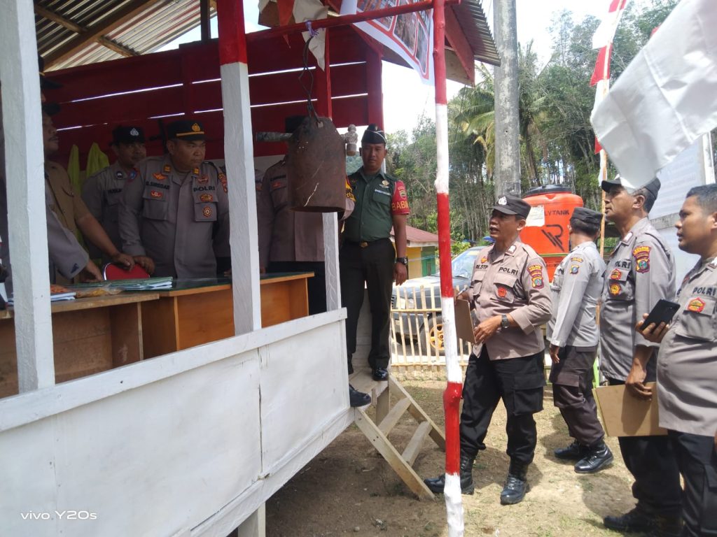 Polsek SD Hole Dampingi Tim Penilai Pos Kamling Polres Tapsel