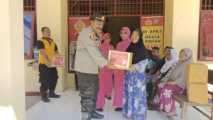 Kapolsek Muara Sipongi dan Personel Kompak Korve di Rumah Ibadah dan Berbagi Bansos Jelang HUT Bhayangkara
