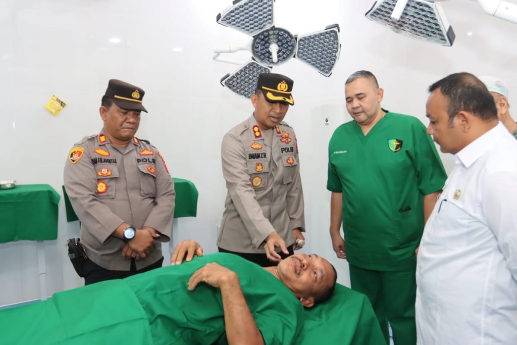 Bakti Kesehatan, Kapolres Tapsel Gelar Pengobatan Massal, Bedah Minor, dan Layanan KB
