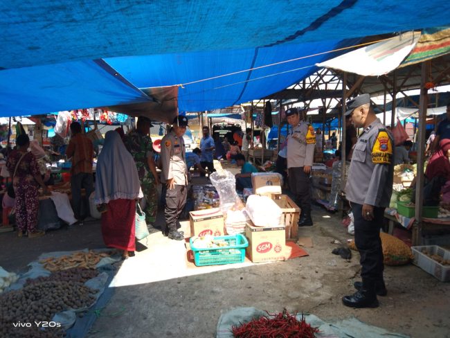 Polsek SD Hole Himbau Pembeli dan Pedagang Waspada