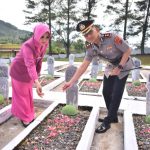 Kapolres Tapsel Ziarah ke Taman Makam Pahlawan