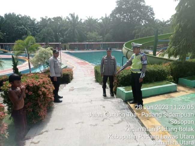 Polres Tapsel Pengamanan di Water Boom Gunung Tua