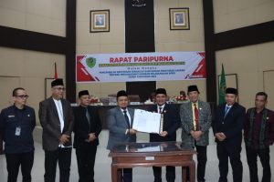 Bupati dan Ketua DPRD Tapsel Tanda Tangani Persetujuan Bersama