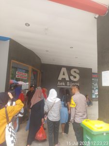 Hadirkan Kenyamanan Bagi Wisatawan, Polres Tapsel Pengamanan di Aek Sijorni