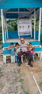 Potret Bhabinkamtibmas Polsek Sipirok yang Dekat dengan Anak-anak