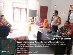 Bhabinkamtibmas Polsek Sipirok Ikut Kawal Pembagian BLT Tahap II