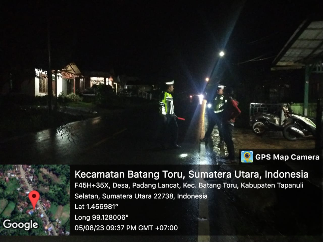 Akibat sembarangan saat berbelok, insiden nahas menimpa pria 38 tahun, Saparuddin, yang tertabrak sepeda motor di Desa Padang Lancat, Kecamatan Batang Toru, Kabupaten Tapanuli Selatan (Tapsel),