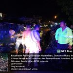 Kapolsek Hutaimbaru Terjun Langsung Evakuasi Pohon Tumbang