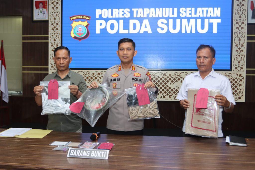 Jual Ganja Berkedok Warkop, Emak-emak Ditangkap Sat Resnarkoba Polres Tapsel