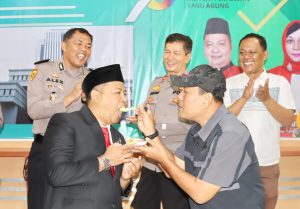 Ungkapan Syukur HUT Mahkamah Agung RI, Kapolres Padangsidimpuan dan Jajaran Bawa Kue Ultah ke Pengadilan