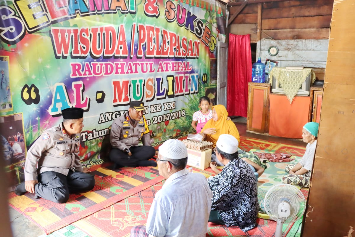Masyarakat Kapolres Padangsidimpuan Berbagi Desa Aek Tuhul
