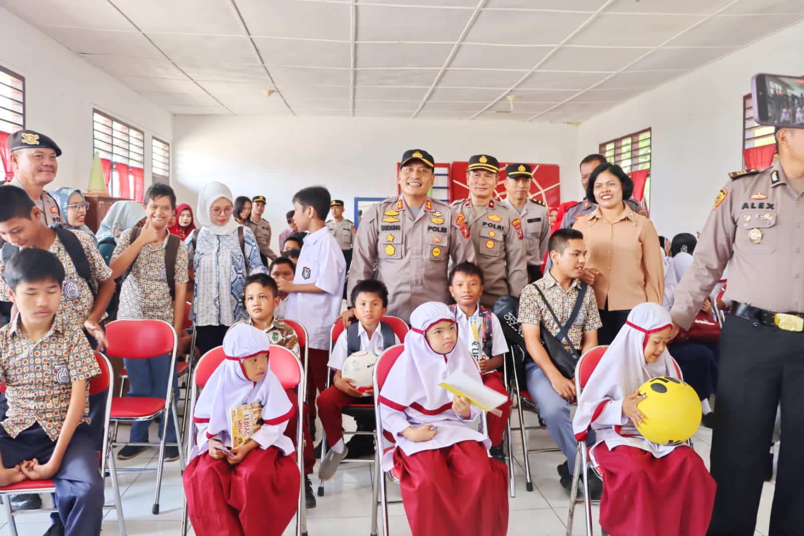 Literasi Kapolres Padangsidimpuan Bantuan Buku Bacaan