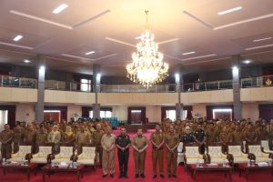 Bupati Dolly Imbau Ke Kepdes se Tapsel Agar Laksanakan Tugas Sesuai Peraturan Yang Berlaku