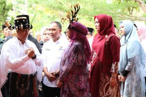Bupati Tapsel Dampingi Gubernur Sumut Edy Rahmayadi Ziarah ke Makam Namora Pande Bosi