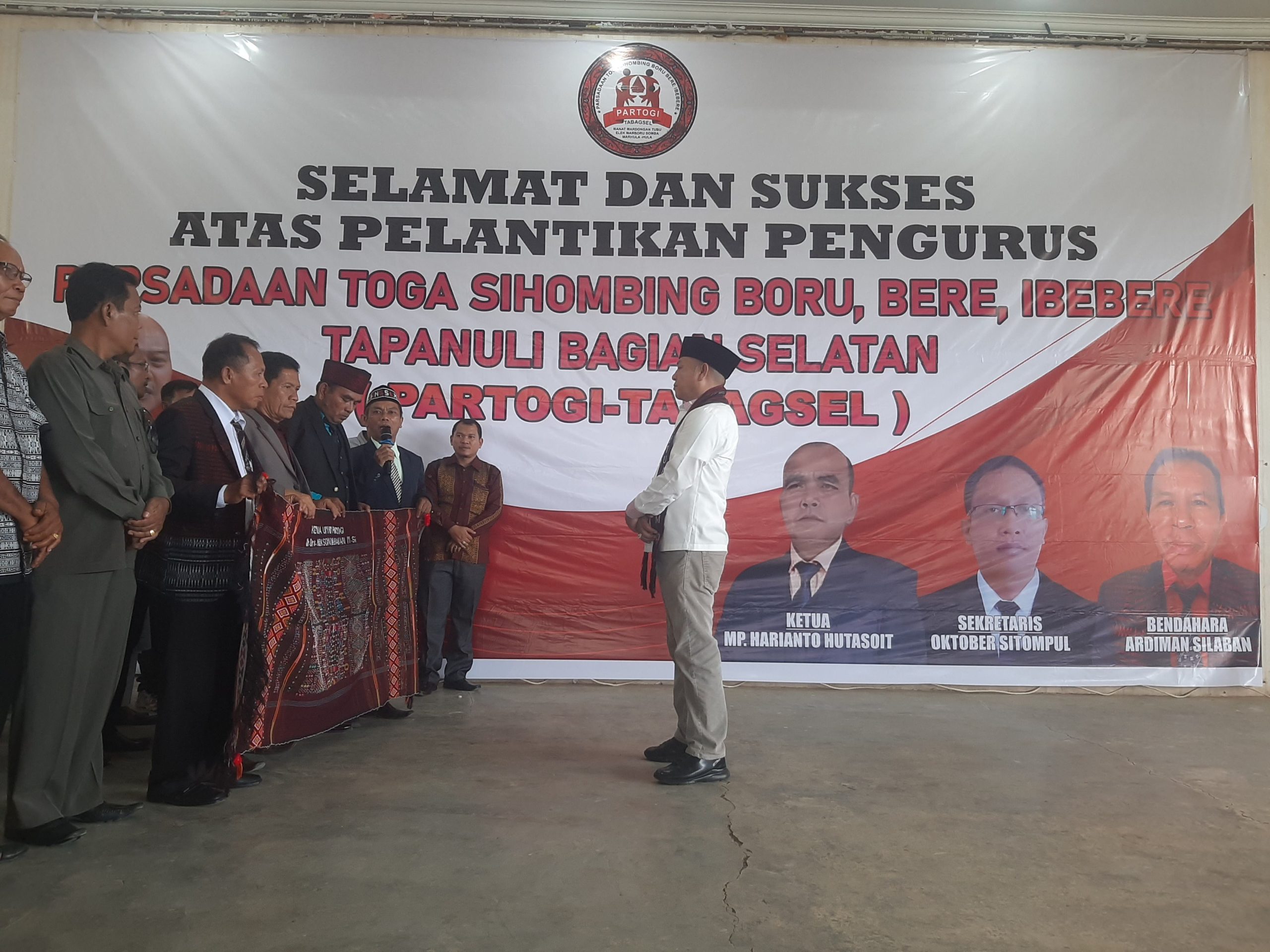 Ribuan Massa Nikson Nababan Pengurus Partogi se-Tabagsel