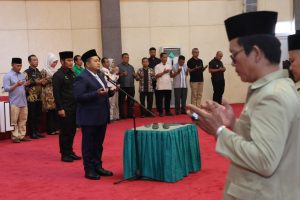 Bupati Tapsel Lantik Pejabat Administrator, Pengawas, Ka UPT Puskesmas dan Kepsek SD/SMP