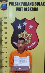 Buku Rapor Jadi Alas Menyimpan Sabu, Supir Angkutan Umum Ditangkap Polsek Padang Bolak di Loket