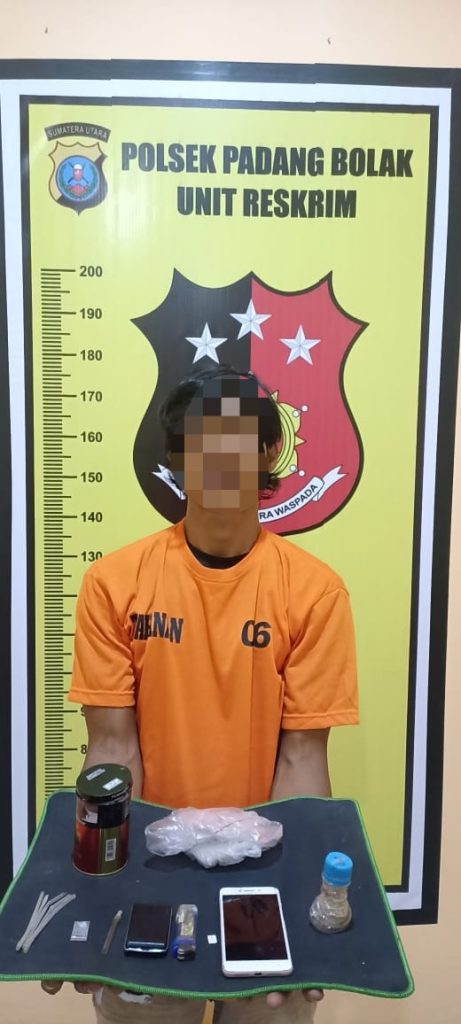 Polsubsektor Simangambat Cegat Petani yang Lagi Cari Pembeli Sabu di Pinggir Sungai    