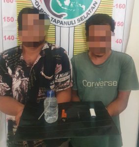 Sinergi Sat Samapta dan Sat Resnarkoba Polres Tapsel Bekuk 2 Pria Lagi Pakai Sabu di Rumah Kosong