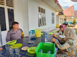 Sambang Rutin, Cara Polsek SD Hole Jaga Silaturahmi dengan Masyarakat