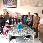 Kapolsek Padang Bolak Sumbang Rak dan Buku Bacaan Siswa SD