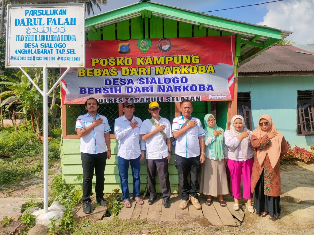 Dirikan Posko Bebas Narkoba, Emak-emak Desa Sialogo Terima Kasih ke Kapolres Tapsel   