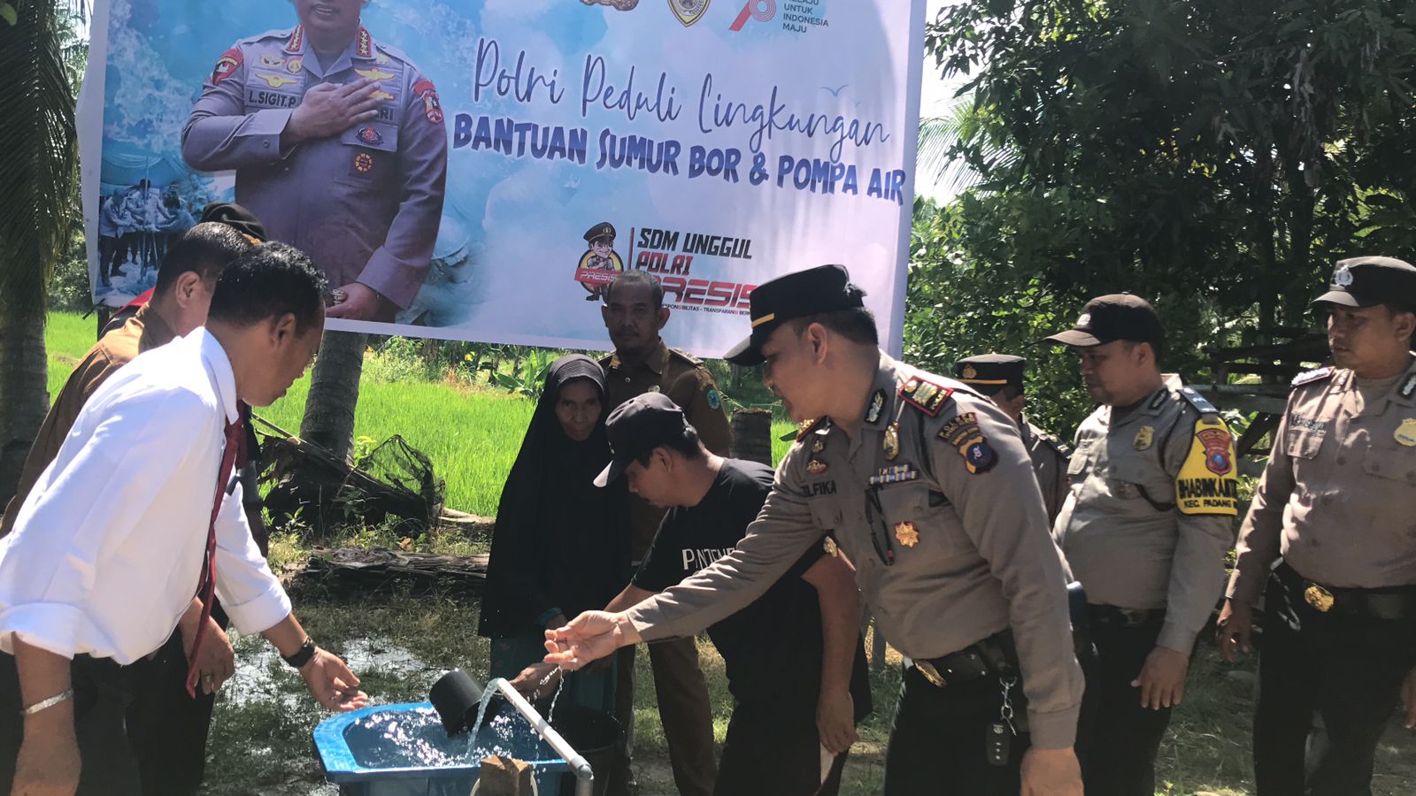 Kapolsek Padang Bolak Bantuan Sumur Bor dan Pompa Air