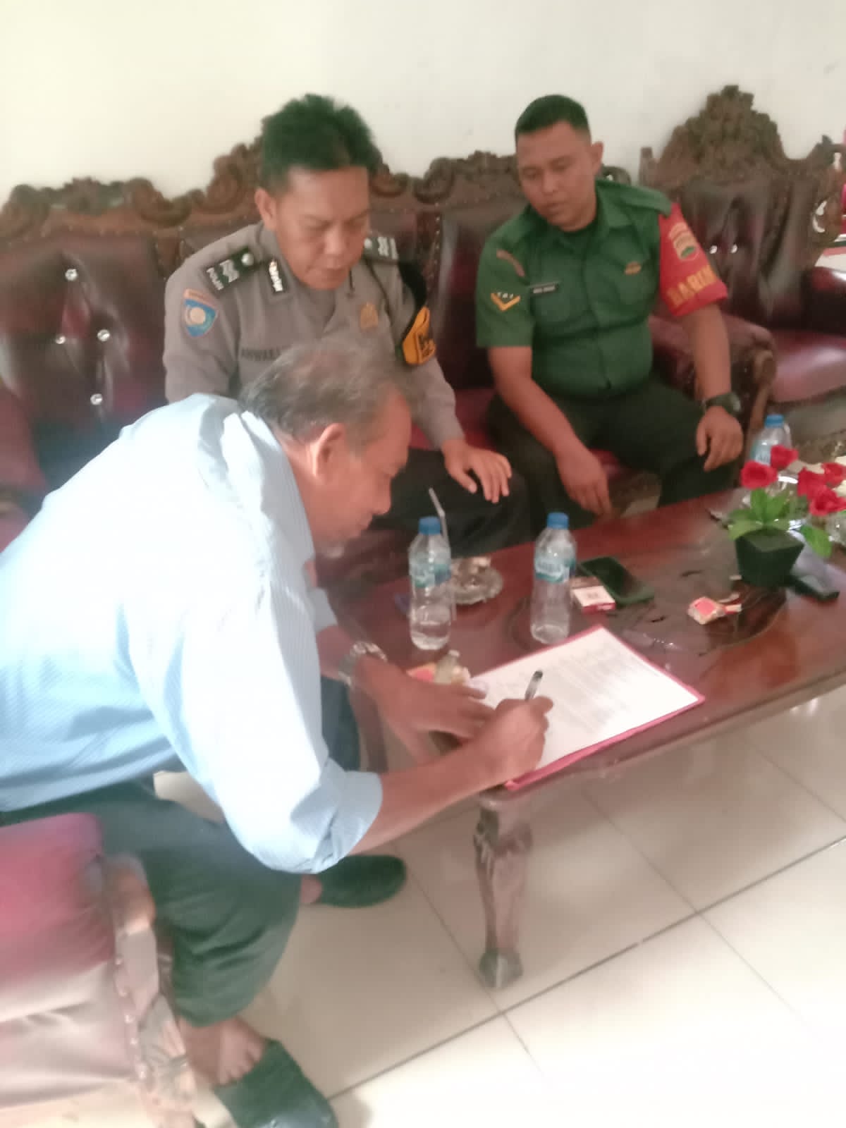 Cemarkan Nama Baik Pemdes Palsabolas Tapsel IRT Pihak
