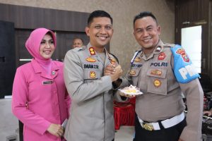 Wujud Kasih Sayang, Kapolres Tapsel Rayakan Ultah 38 Personel di Bulan September