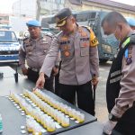 Kapolres Tapsel, AKBP Imam Zamroni, memimpin pelaksanaan tes urine ke 15 Perwira dan 33 Bintara