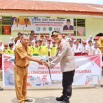 Sebagai wujud Polri peduli literasi, Kapolres Padangsidimpuan, AKBP Dudung Setyawan, sumbang ratusan buku ke SD Negeri 200401, yang diterima langsung Kepala Sekolah, S Siregar