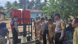Kapolsek Batang Toru Sumbang Sumur dan Pompa Air, Masyarakat : Terima Kasih Polri