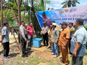 Bantu Sumur Bor, Masyarakat Terima Kasih ke Kapolsek Dolok