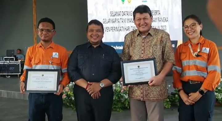 Bupati Tapsel Majukan Pertanian Petani Milenial