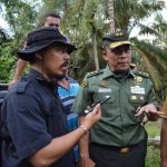 Khairul Arief, selaku Ketua Mandataris SMSI Kota Padangsidimpuan (bertopi hitam), saat sesi wawancara dengan pejabat TNI.
