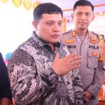 Ketua DPRD Tapsel, Abdul Basith Dalimunthe (tengah), didampingi Kapolres Tapsel, AKBP Imam Zamroni (kanan), dan Sekda Tapsel, Sofyan Adil (kiri), saat diwawancarai awak media, baru-baru ini