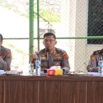 Kapolres Tapsel, AKBP Imam Zamroni, saat memimpin Lat Pra Ops Mantap Huta Toba 2023 guna membahas berbagai potensi kerawanan jelang Pilkades Paluta