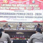 Kapolres Tapsel, AKBP Imam Zamroni, saat memimpin Lat Pra Ops Mantap Brata Toba 2023-2024 guna menciptakan Pemilu yang damai