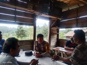 Polsek SD Hole Sosialisasi Bahaya Narkoba di Desa   