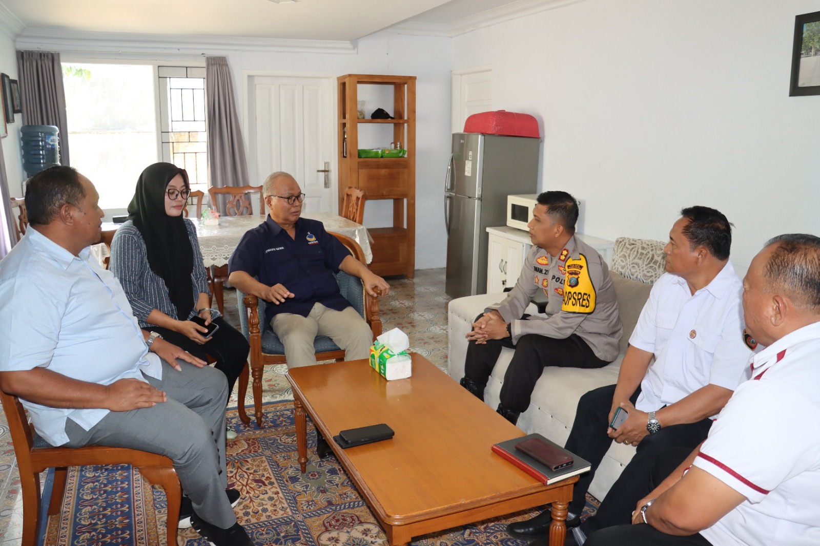 Kapolres Tapsel, AKBP Imam Zamroni, dan rombongan saat kunjungan sekaligus cooling system ke DPD Partai NasDem Tapsel