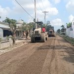 Jalan Pasar 1, Paluh Gelombang, Desa Tanjung Selamat, Kecamatan Percut Sei Tuan, Kabupaten Deli Serdang, saat ini sedang dalam proses pengerjaan. Atas inisiasi Pemkab Deli Serdang yang mengaspal Jalan ini, "Emak-emak" warga setempat mengucapkan ribuan terima kasih ke Bupati Deli Serdang, H Ashari Tambunan dan Kadis SDABMBK, Janso Sipahutar