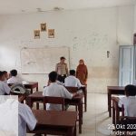 Personel Polsek Padang Bolak berkolaborasi dengan Guru SMK Janji Manahan untuk menyosialisasikan bahaya narkoba ke siswa
