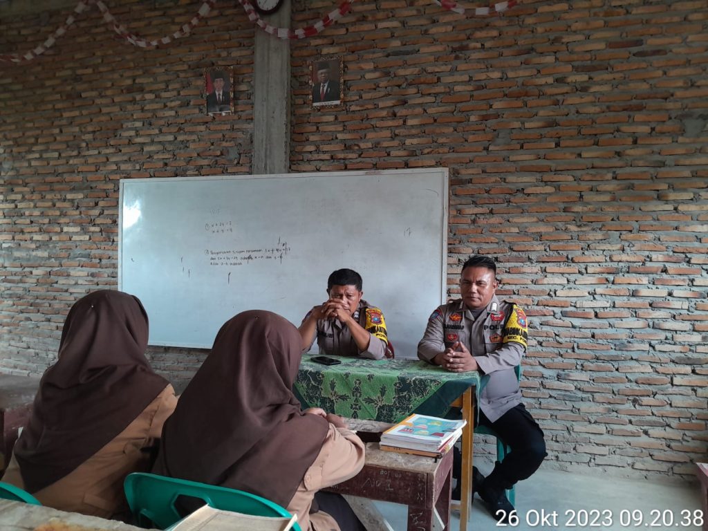 Sosialisasi Bahaya Narkoba Polsek Padang Bolak Masuki Pesantren