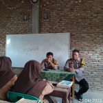 Personel Polsek Padang Bolak, sosialisasi bahaya narkoba ke para santri Ponpes Islamiyah